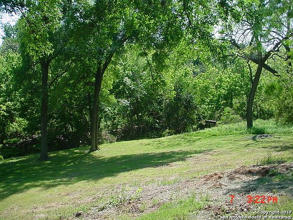 5th image of 615 Creek Dr