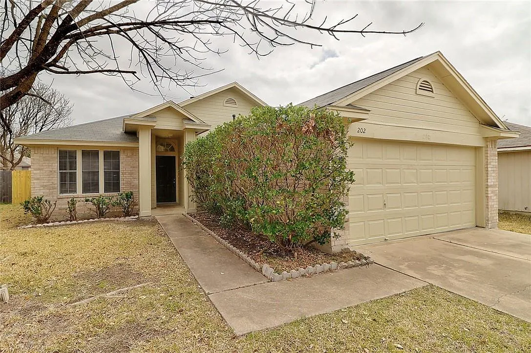 Building Photo - 202 Quail Cir