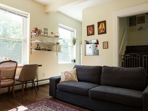 4th image of 630 Straight St #2