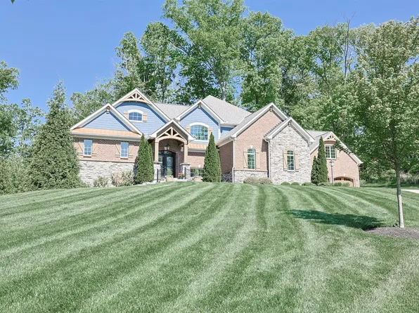 9675 Lakeside Estates Dr, Loveland, OH 45140