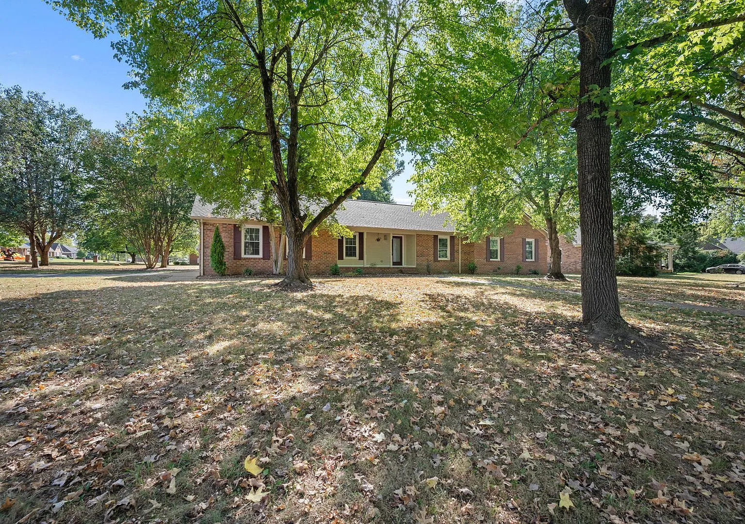 703 Princess Ct — Photo 2