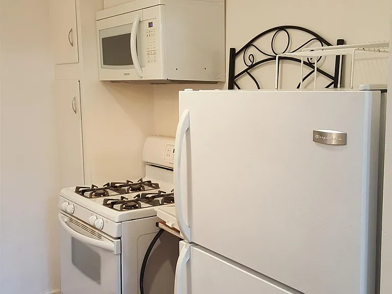 627 Rose Ave #4 — Photo 13