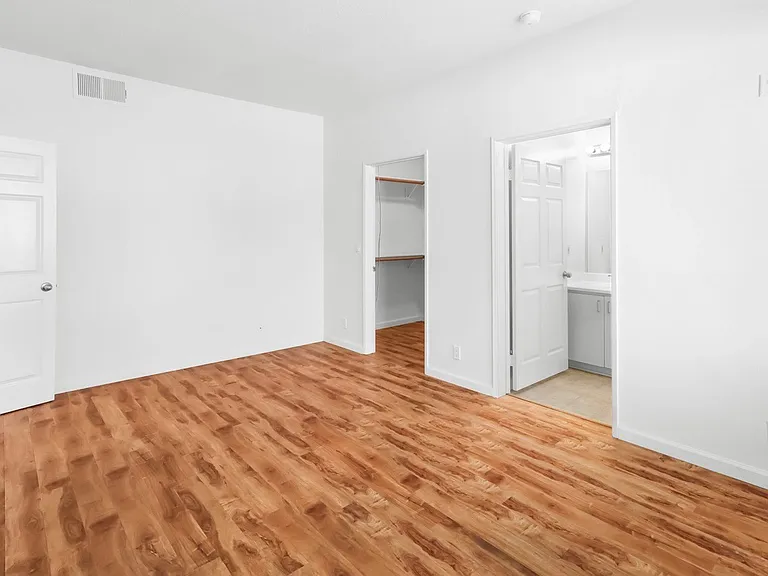 1828 Purdue Ave #203 — Photo 35