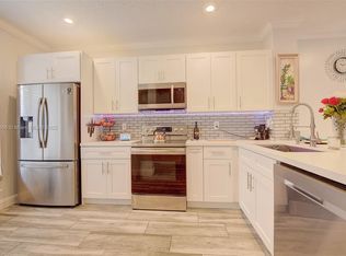 382 SW 122nd Ave, Pembroke Pines, FL 33025