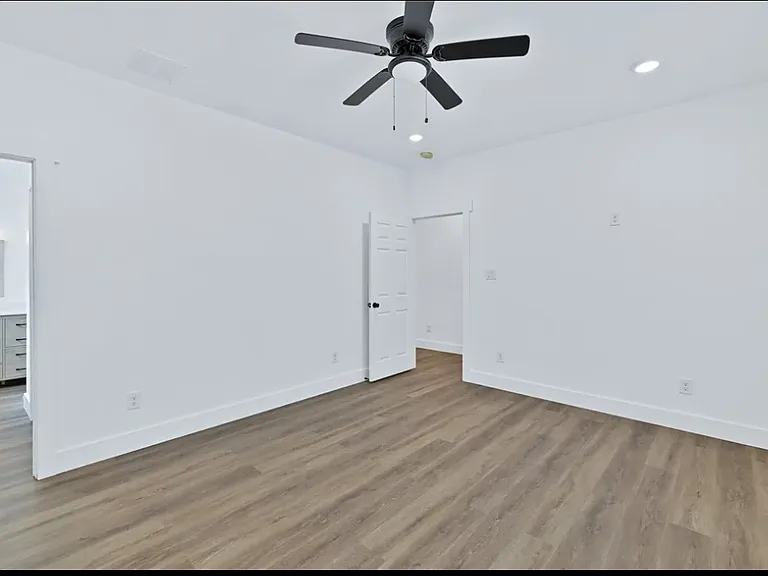 1027 W Coffin St — Photo 16