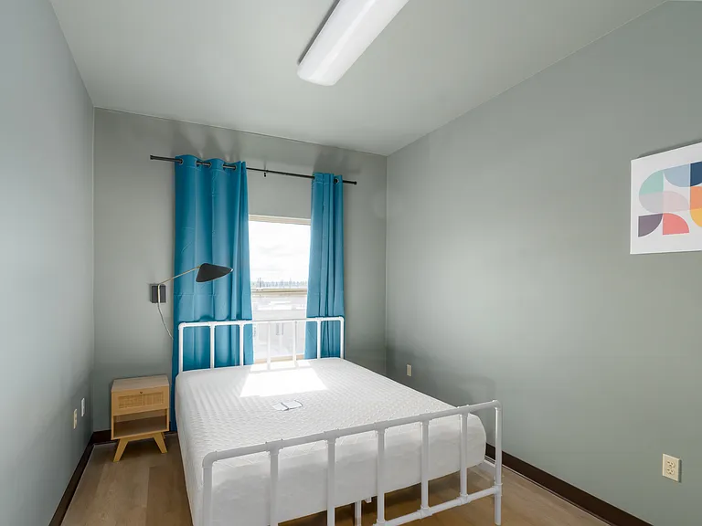 Brewster Hall — Photo 15