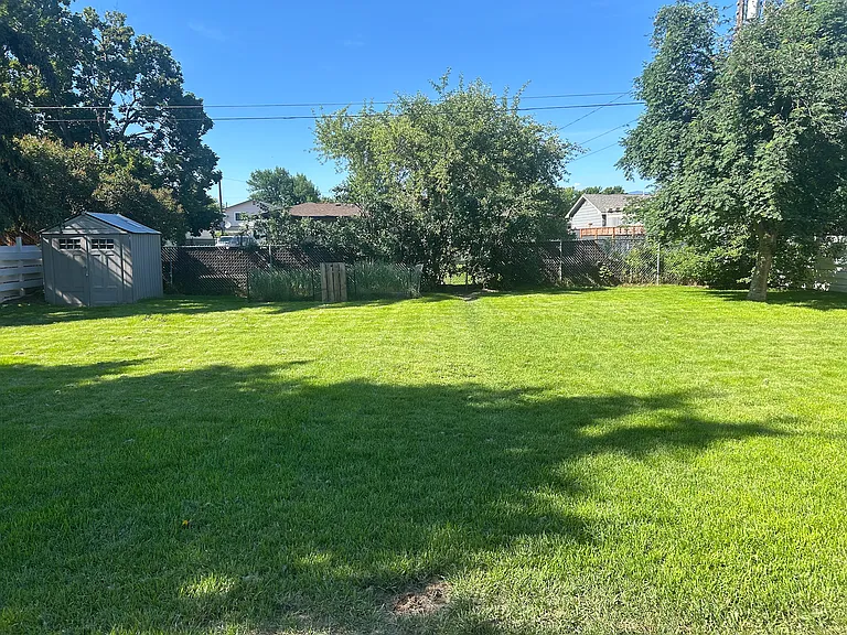 1816 Dixon Ave — Photo 20