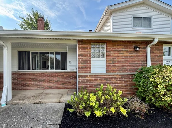 25415 Clubside Dr Unit 12, North Olmsted, OH 44070