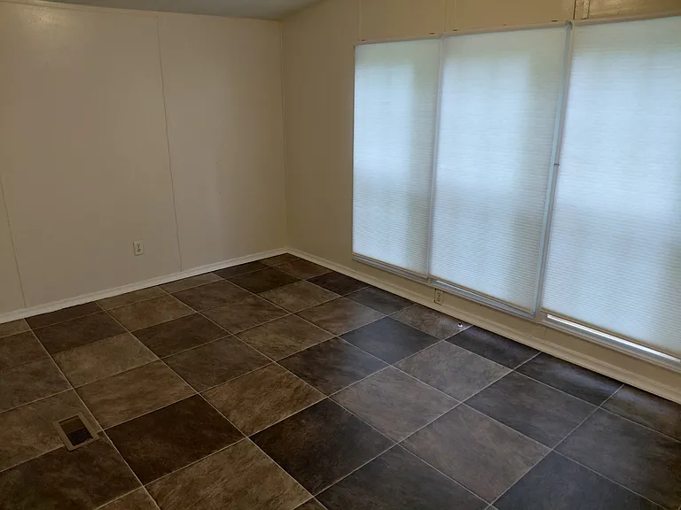 114 Goddard Rd — Photo 12