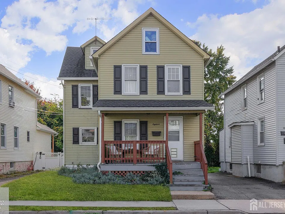 18 Cottage Ave