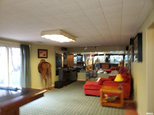 2525 Edgewood Ln, Carbondale, IL 62901
