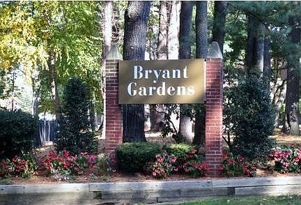 4th image of 6 Bryant Cres APT 1I
