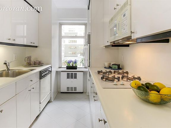 3rd image of 200 E 57th St APT 5F