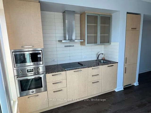 14 York St #5611 — Photo 2