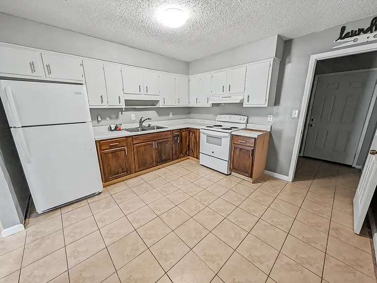 1007 Winton Ave #B — Photo 5
