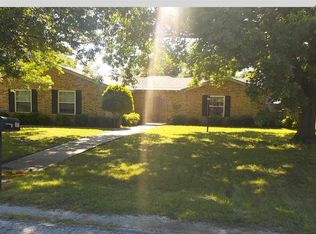 1418 Chaparral Rd, Burkburnett, TX 76354