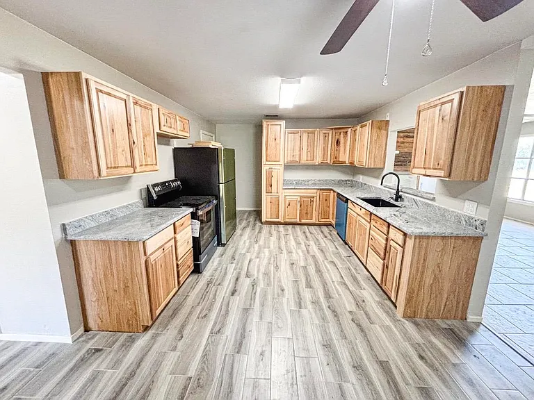 205 Cambridge Ln — Photo 8