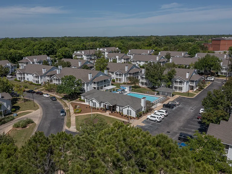 Our Montgomery apartments showcase a well-planned community with convenient layout and ample amenities, professionally operated by Highlands Vista Group.