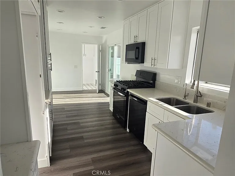 11608 Luanda St #11608 — Photo 4