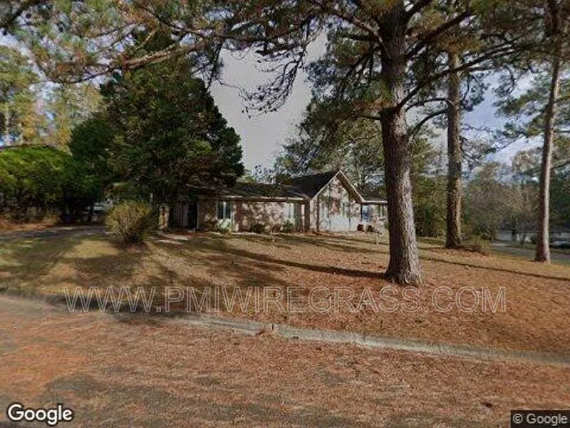 3 bed, 2.0 bath, 2000 sqft, $1,990 — Photo 3