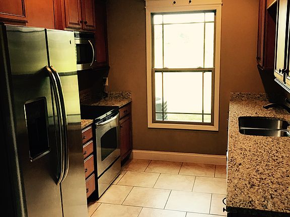 4th image of 61 Orchard Ln
