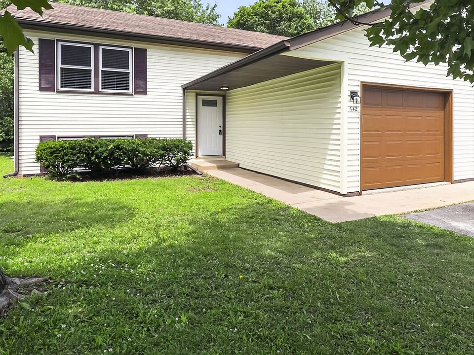 1st image of 642 Swan Dr