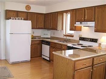 5th image of 919 E Lakeshore Dr