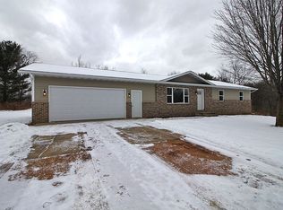 204 Washington St, Hatley, WI 54440