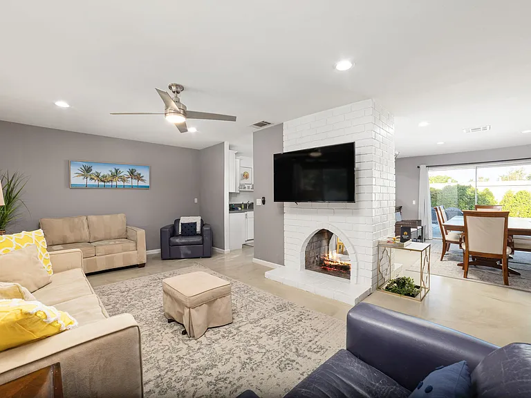 44616 Buckingham St — Photo 4