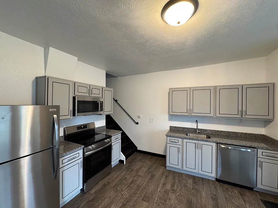 105 Prospect Ave #2