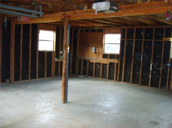 1223 S 220th St, Pittsburg, KS 66762