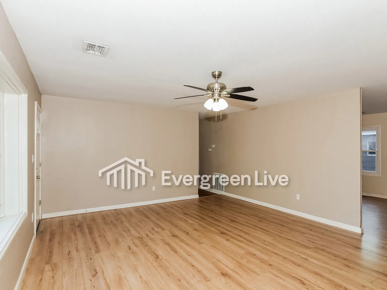 3 bed, 1.0 bath, 1189 sqft, $1,445 — Photo 4