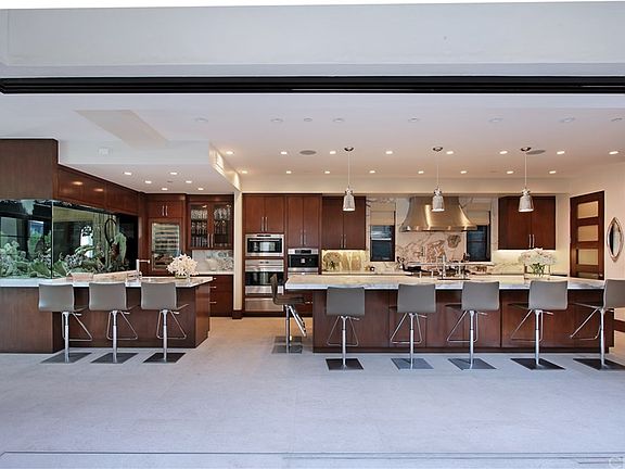 5th image of 230 Heliotrope Ave
