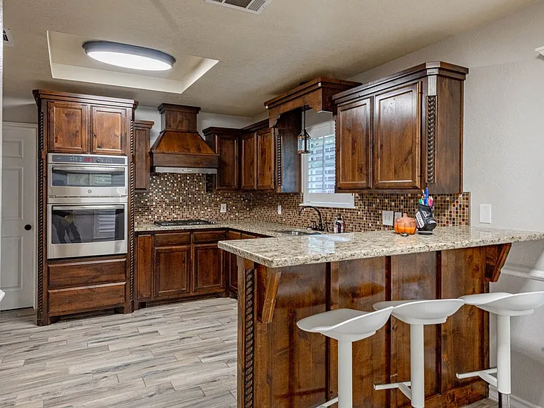 4715 Bishops Castle Dr — Photo 10