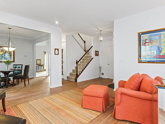 5th image of 42 Huntley Way