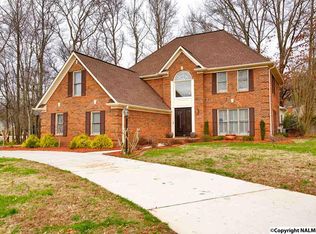 3000 Summit View Cir SE, Brownsboro, AL 35741