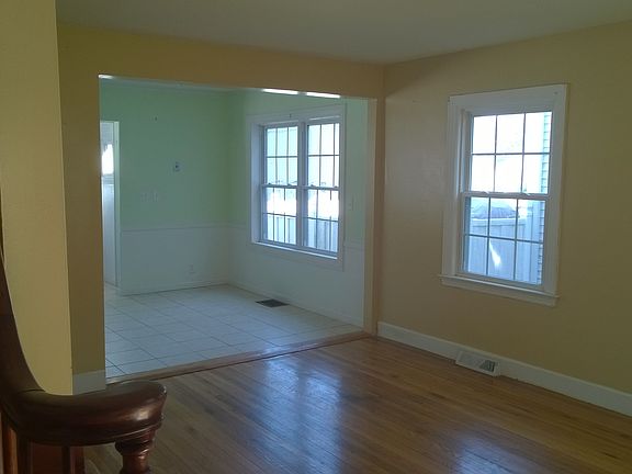 4th image of 41 Cranston Ave