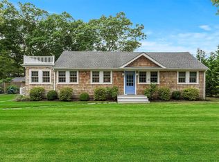 24 Baycrest Ave, East Quogue, NY 11942