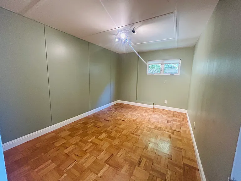 95 Edgecroft Rd — Photo 2