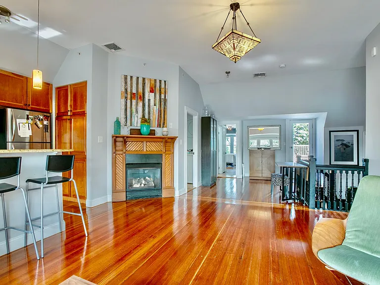 26 Adams St #4 — Photo 11