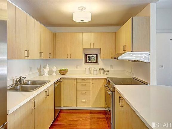 5th image of 88 King St Unit 419