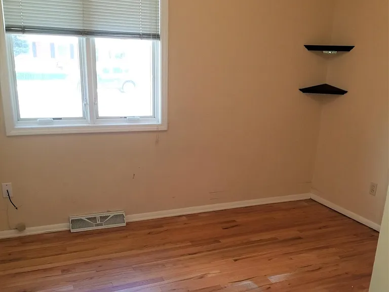 1652 S Glencoe St — Photo 11