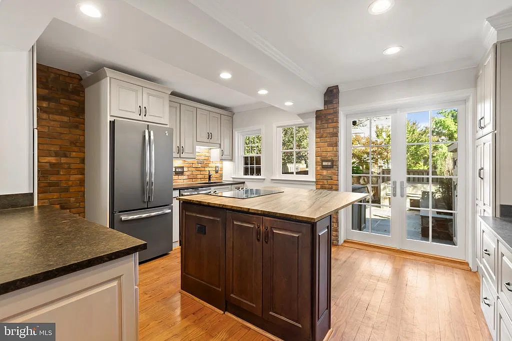2 bed, 2.0 bath, 1500 sqft, $3,500 — Photo 1