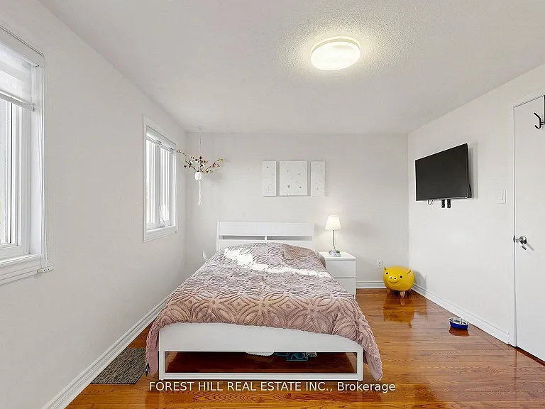 44 Lund St N #MAIN SECOND — Photo 18