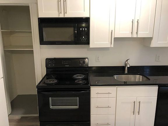 3rd image of 1109 W Grace St #4