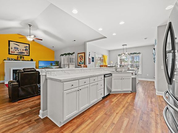 3rd image of 808 Stone Pine Ct.
