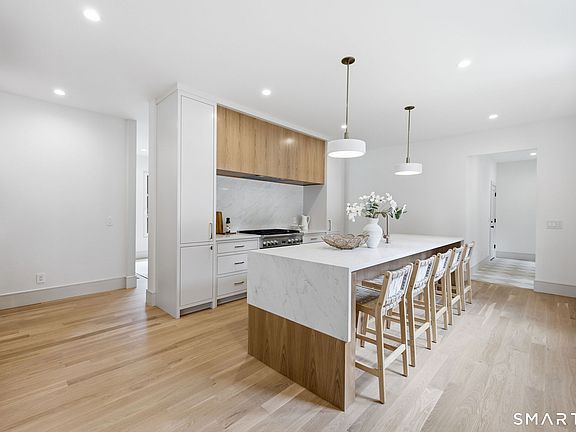 3rd image of 125 Coleman Road