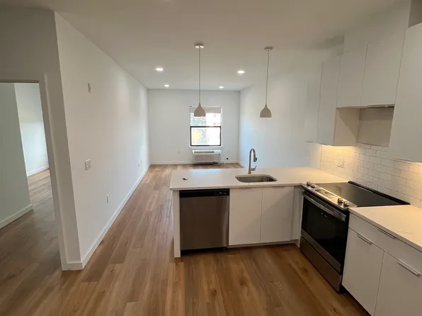 207 Freeway Dr E APT 3, East Orange, NJ 07018