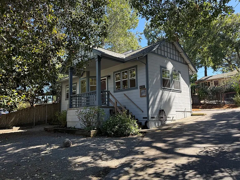 8121 1/2 El Rancho Dr — Photo 2
