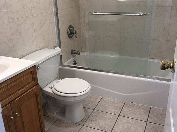 4th image of 4740 11th St APT 3R